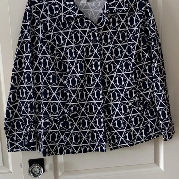 CJ Banks Women’s Jacket Size 1X Button Up Front Pockets Triangle Blue White - Picture 9 of 10